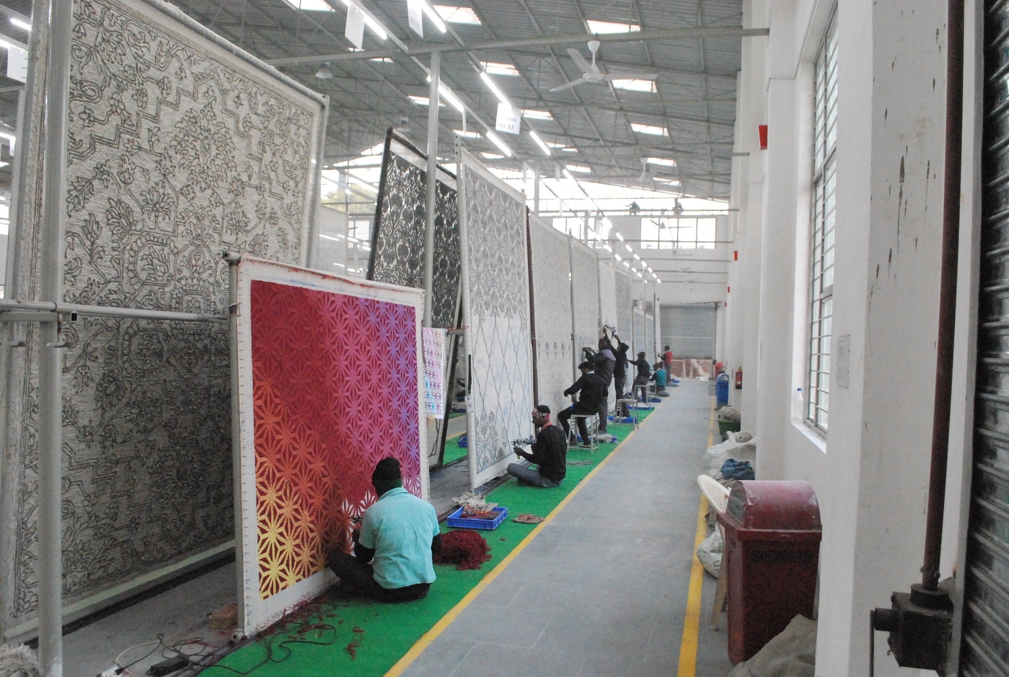 The Art of Hand Tufted Rugs — Crafted in the Heart of Bhadohi