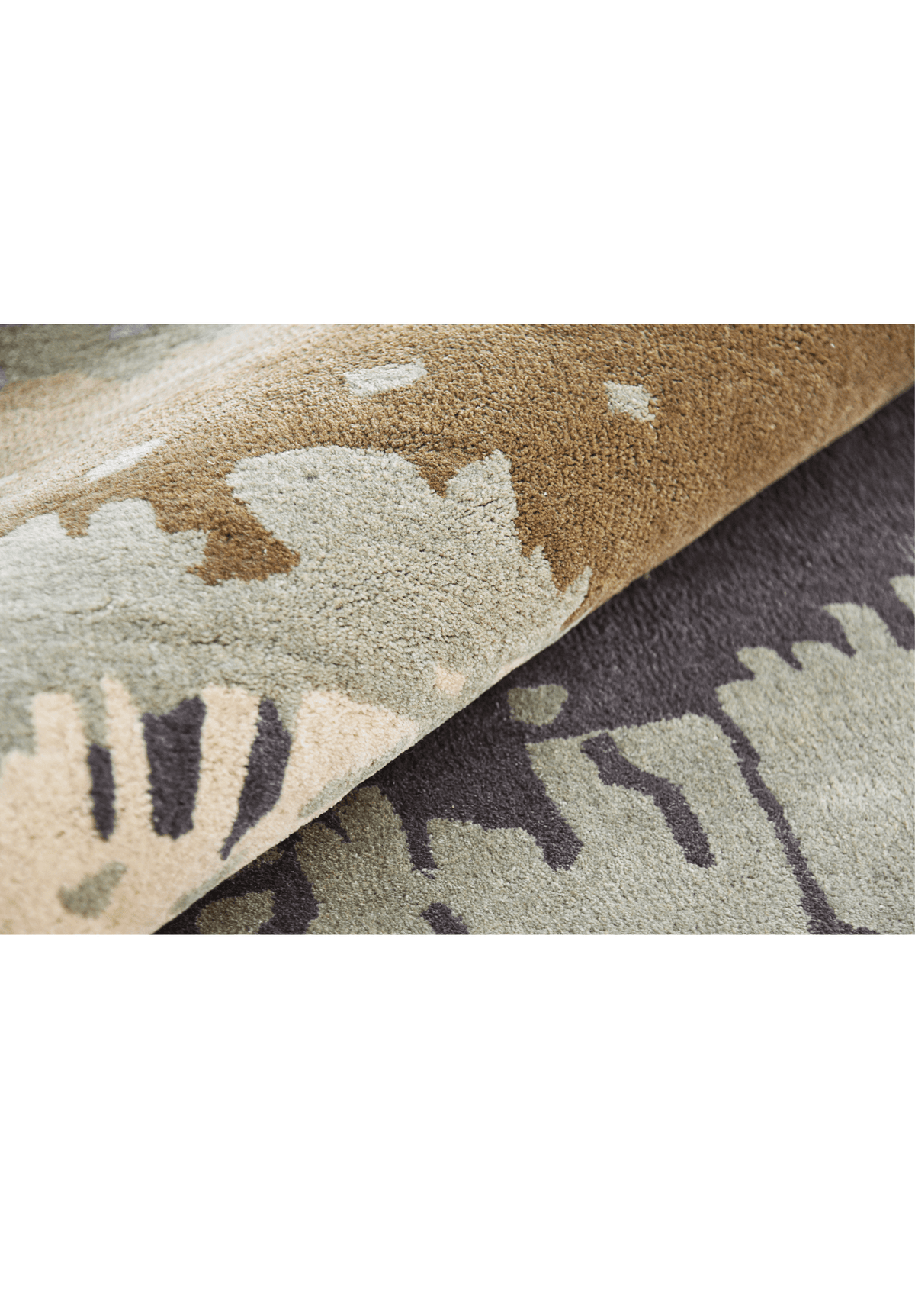 5x8ft Rug Alla - Sophisticated 5x8FT Wool Rug for Any Room